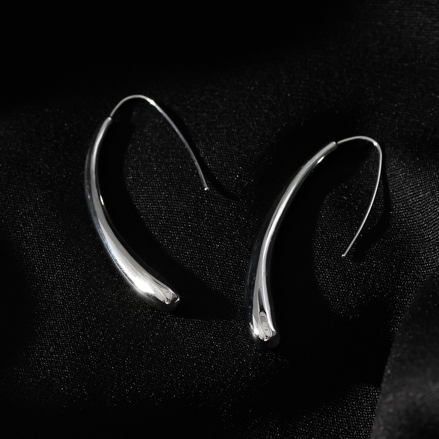 Style ADARA White Gold (Silver Toned): Abstract Elegance. Avant-Garde Geometric Earrings