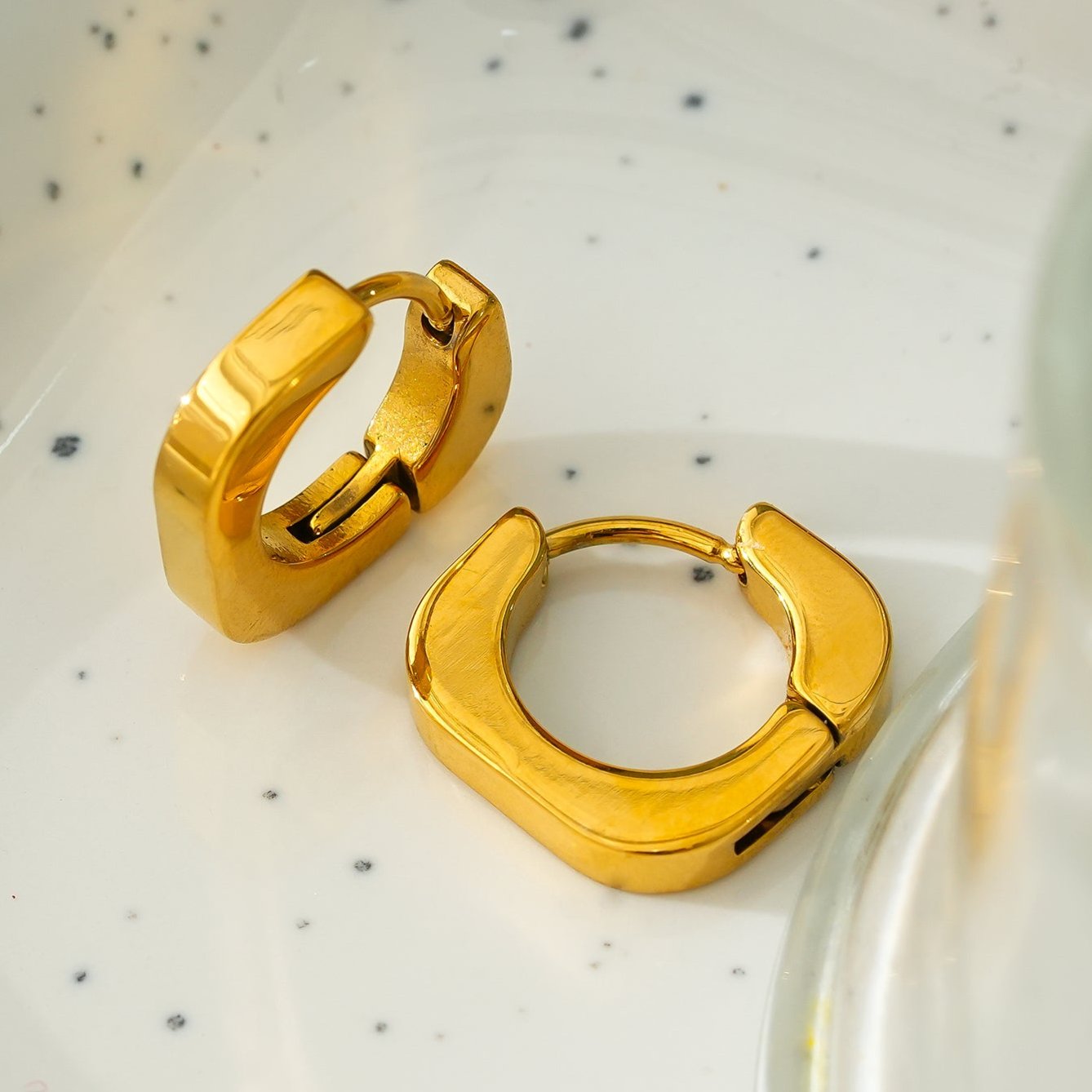 AIRA Gold: Industrial Chic - Tiny Rounded Squared Hoop Earrings