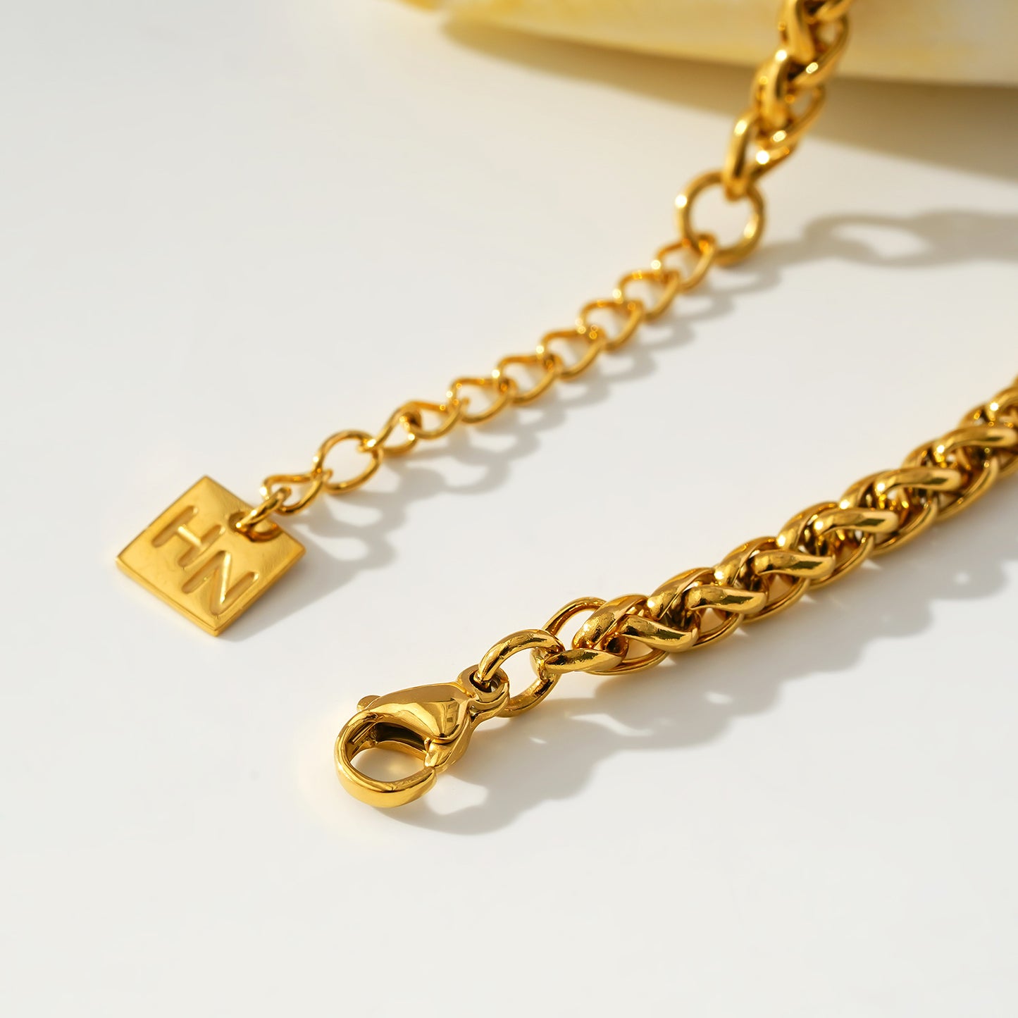 Style ALBANY: Chunky Gold Chain Necklace