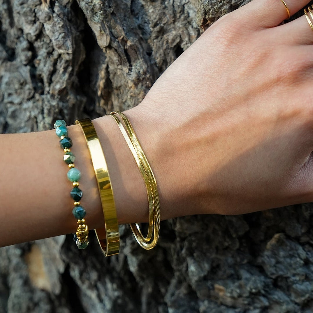 Style ATTILI: Minimalist Classic Gold Band Bracelet