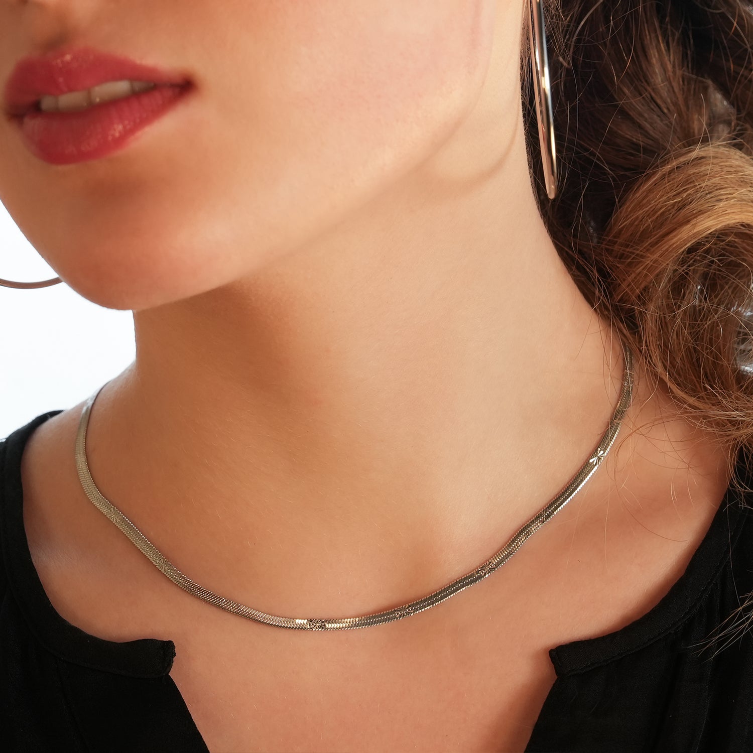 BAMBURG: Star Embossed Snake Skin Textured Silver Chain Necklace