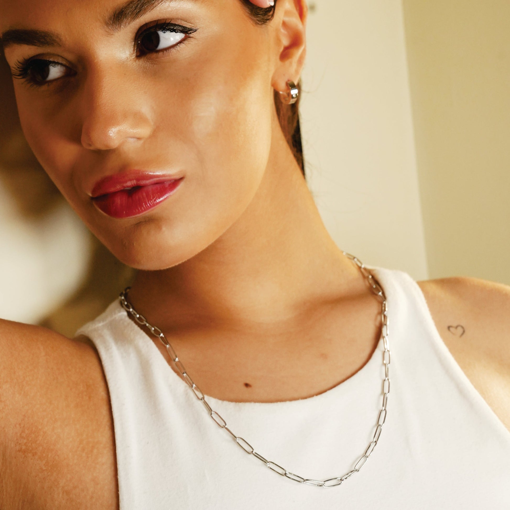 Style BARNSBURY: Essential Silver Chain Link Paper-Clip Necklace - 22"