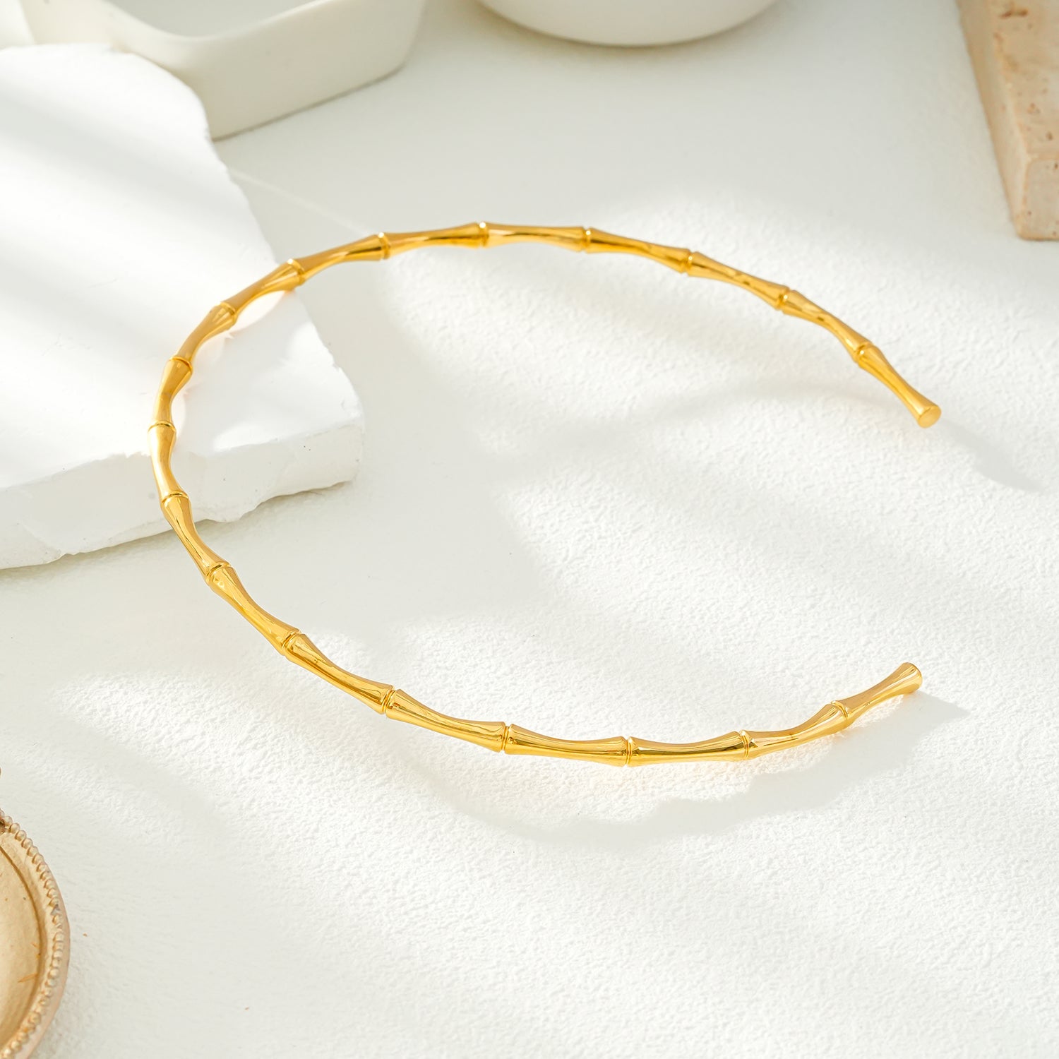 BENONI Gold: Bamboo Textured Choker Collar Necklace.