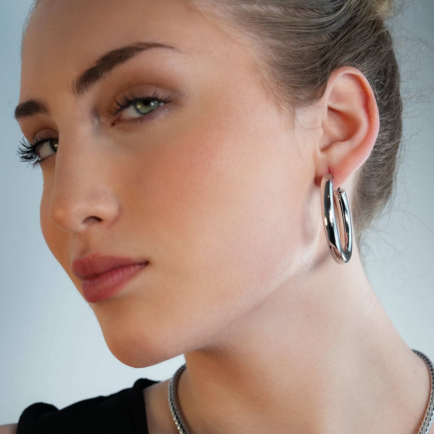 BOBOYI White Gold (Silver Tone): Mid Width Smooth Finish Effortless Day-to-Night Classic Hoops