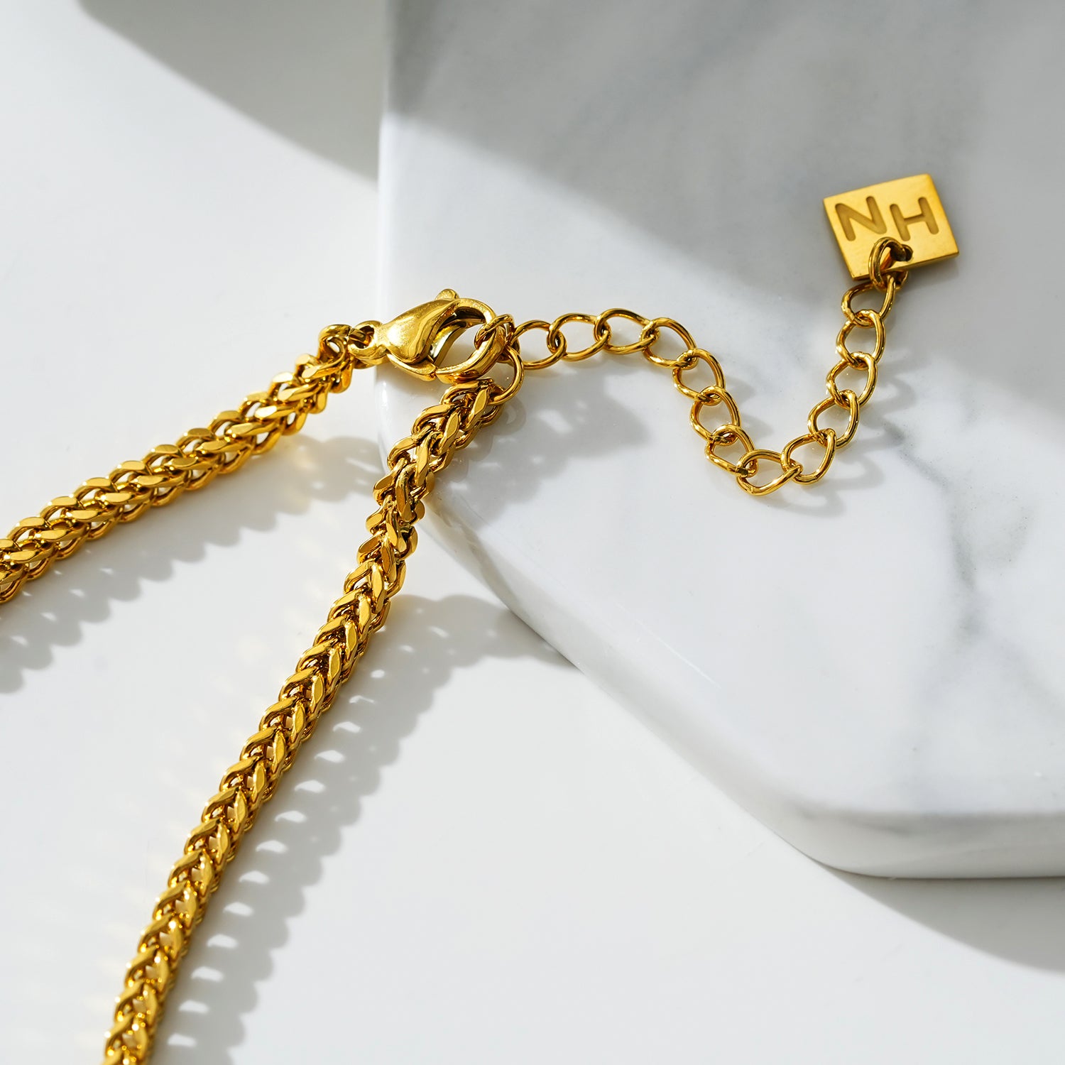 Style BRIELLA LG 9471G: Cuban Link Chain Gold Anklet.