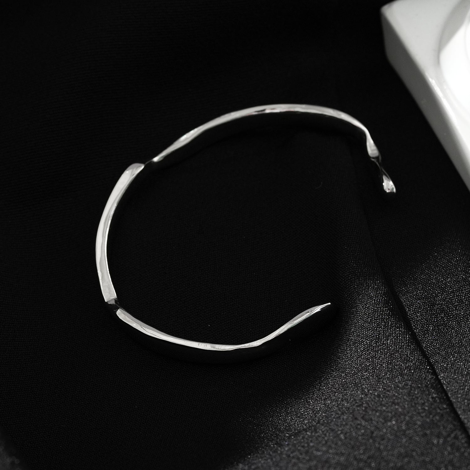 Style CHANBA: Avant Garde Abstract Shaped Bracelet in White Gold (Silver Toned)