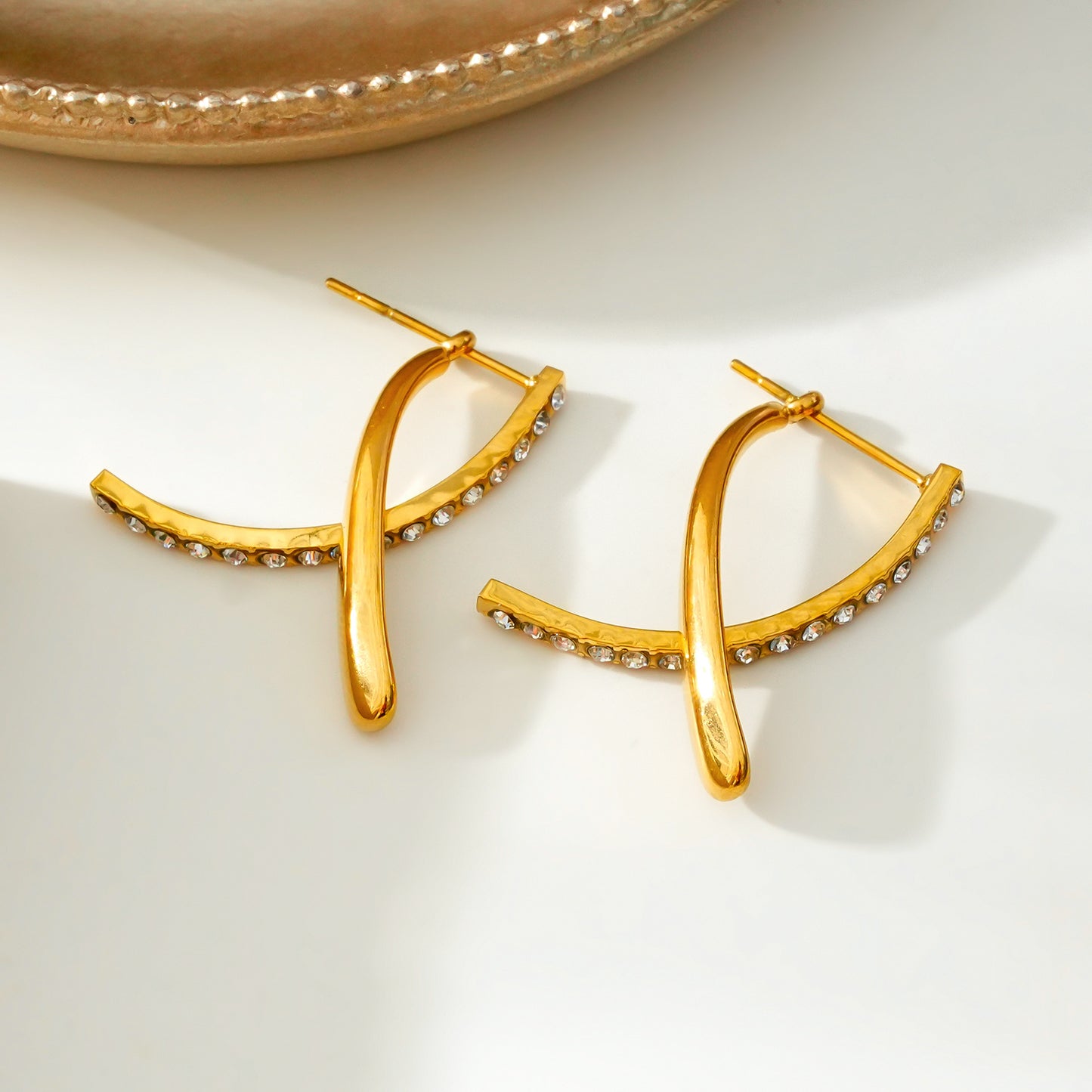 CREEDA Gold: Avant-Garde Shaped Detachable Hoop Earrings with Zirconia Gemstones