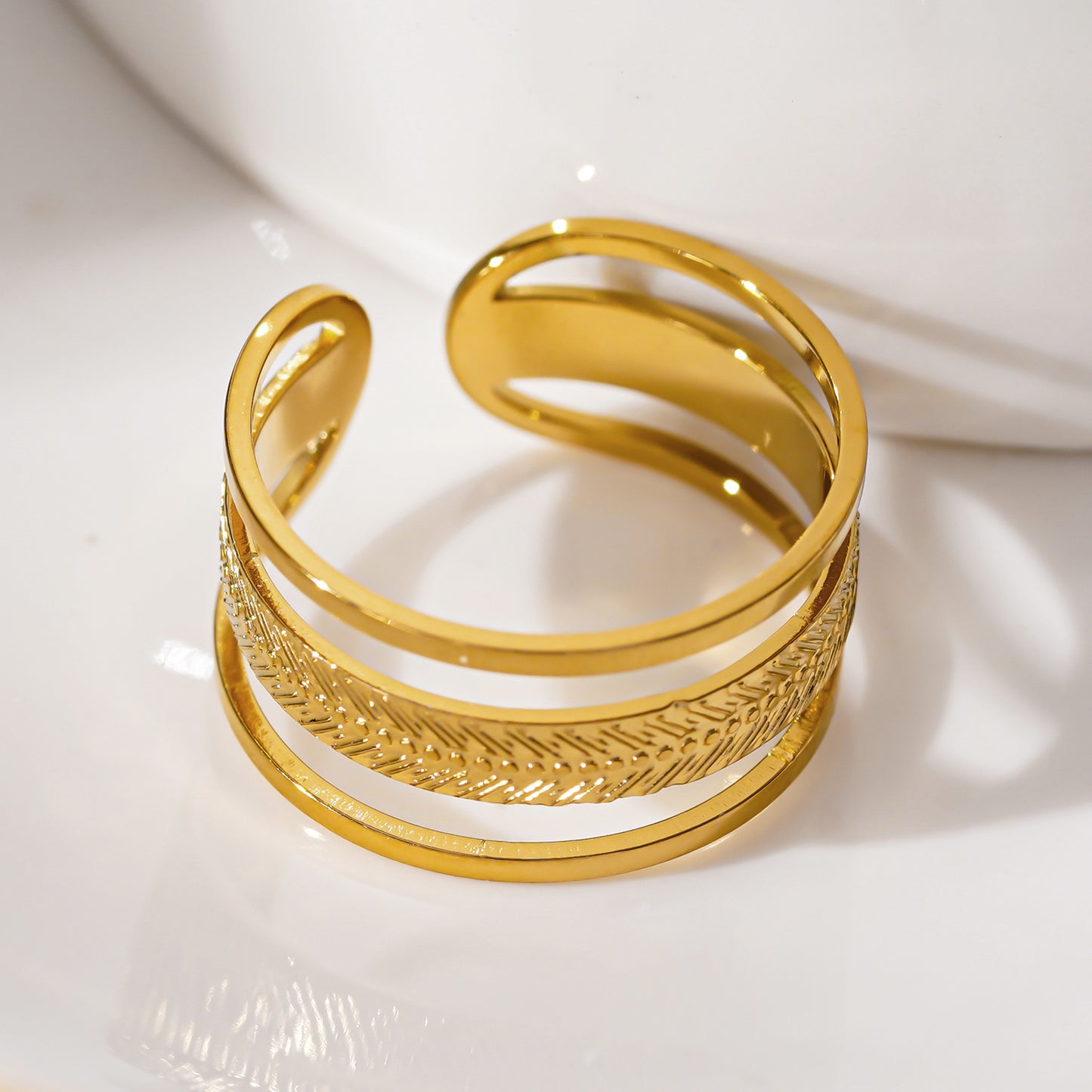 MATHEO: Triple Stacked Textured Gold Ring