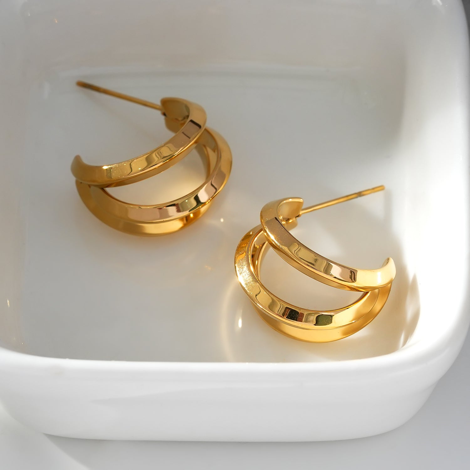 Style GRIZZANA: Triple Hoop Gold Earrings