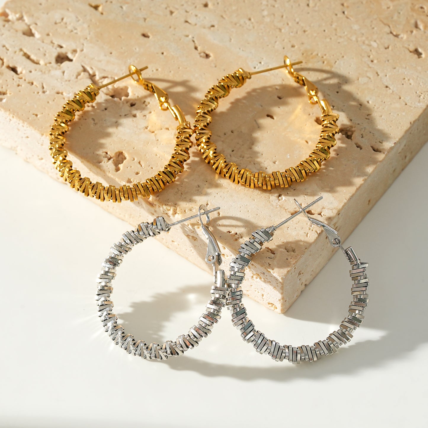 Style SPRINGDALE: Textured Geometric Square Beaded Hoop Earrings