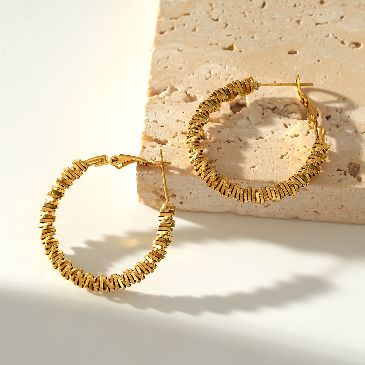 Style SPRINGDALE: Textured Geometric Square Beaded Hoop Earrings