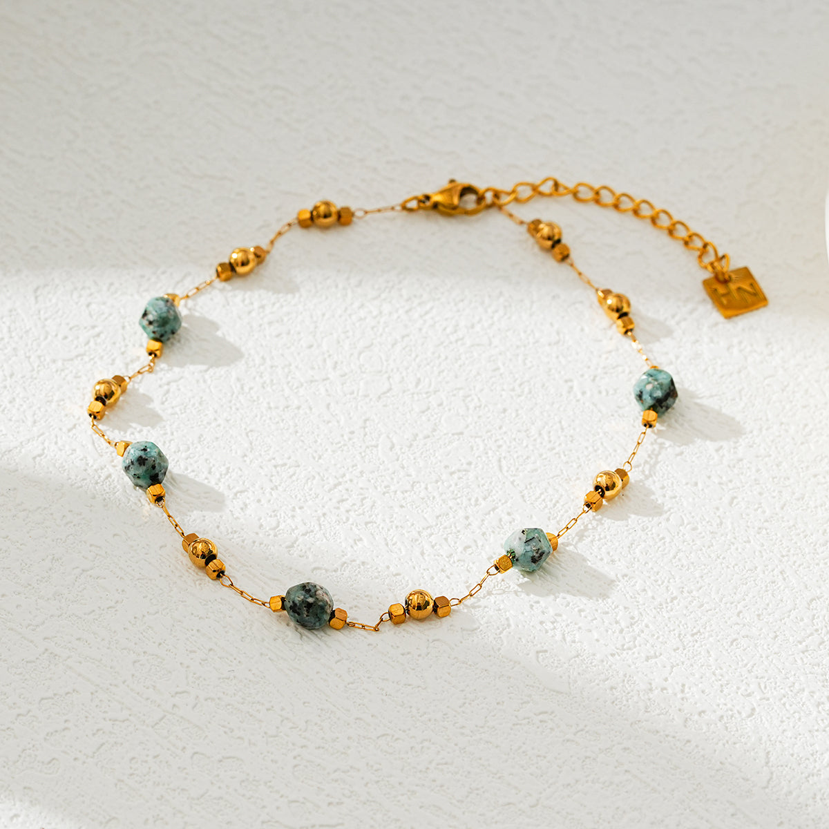 Style GIROC 9595: Link-Chain, Gold Beads &amp; African Turquoise Natural Stones Anklet.