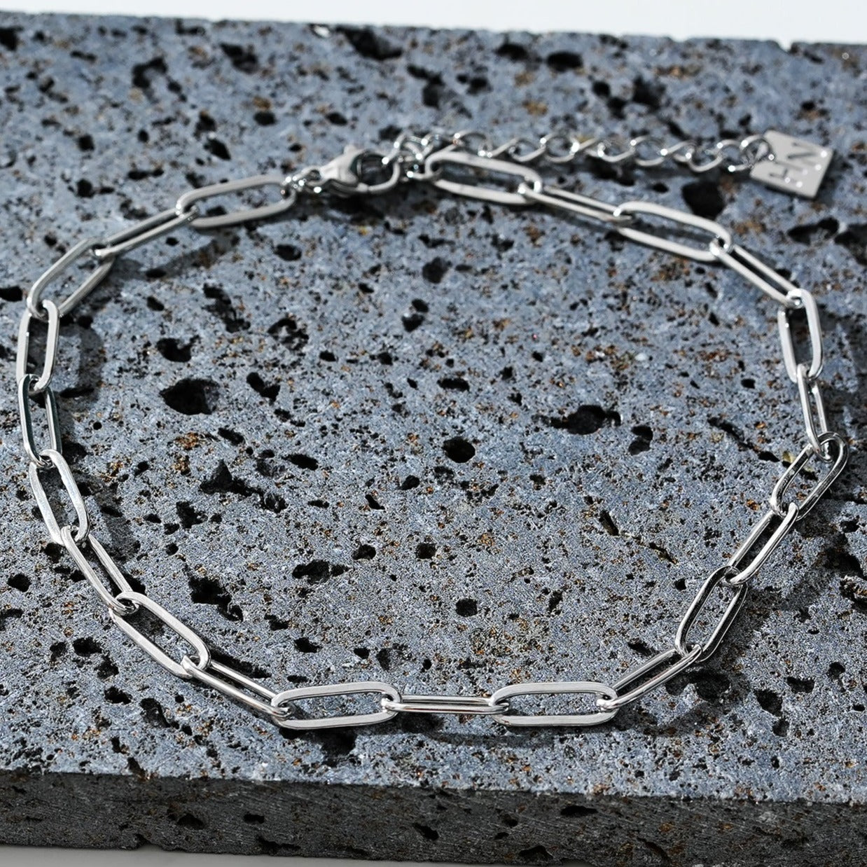 Style HAKILA LG 5800S: Essential Silver Chain Link Paper-Clip Anklet.