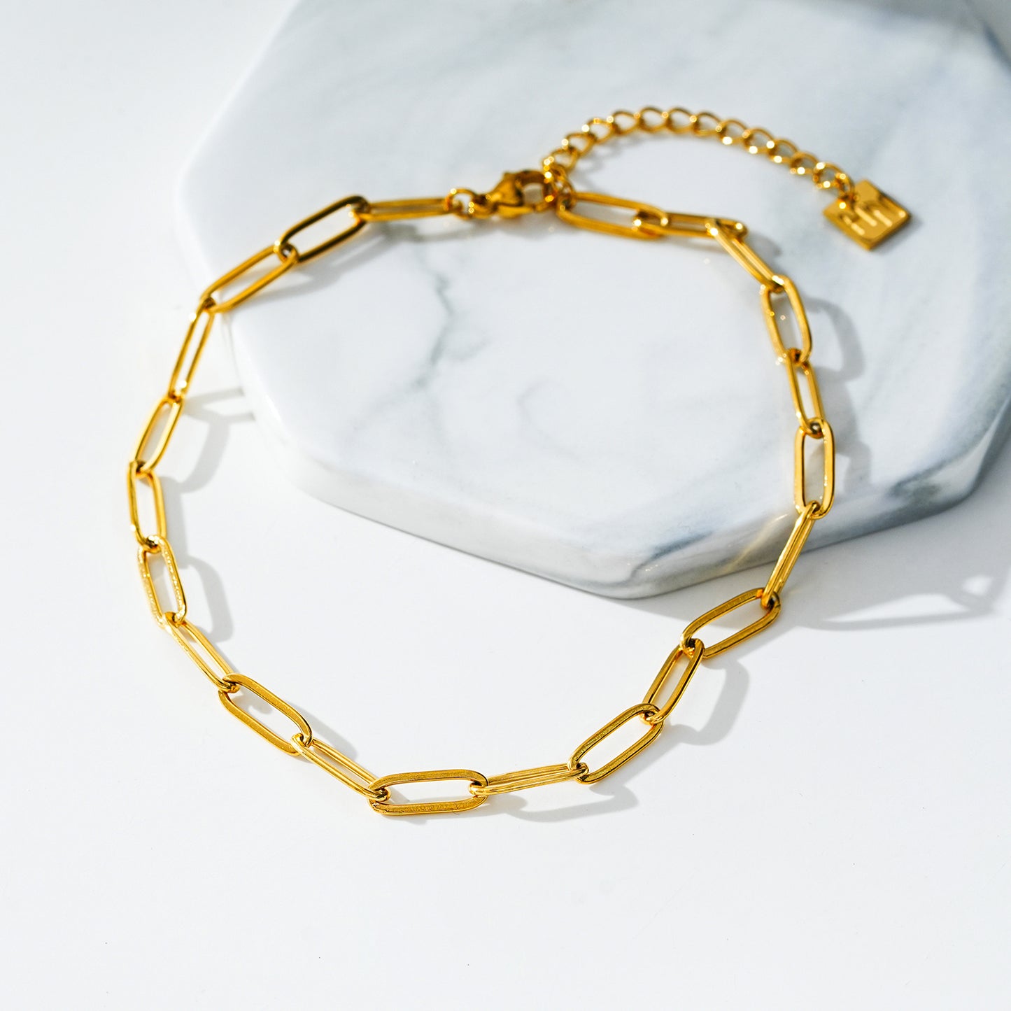 Style HAKILA LG 5800G: Essential Gold Chain Link Paper-Clip Anklet.