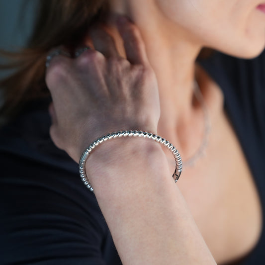 Style HANXI: Classic Ball-Bead Bracelet in Silver