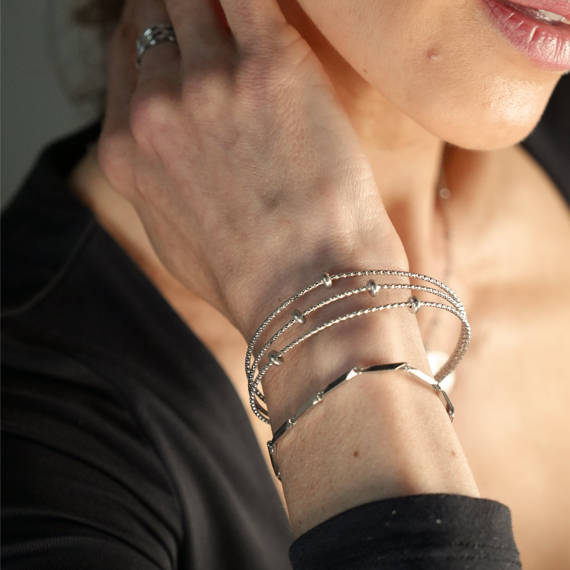 Style INTARSI Silver: Minimalist Geometric Shaped Beaded Chain Bracelet