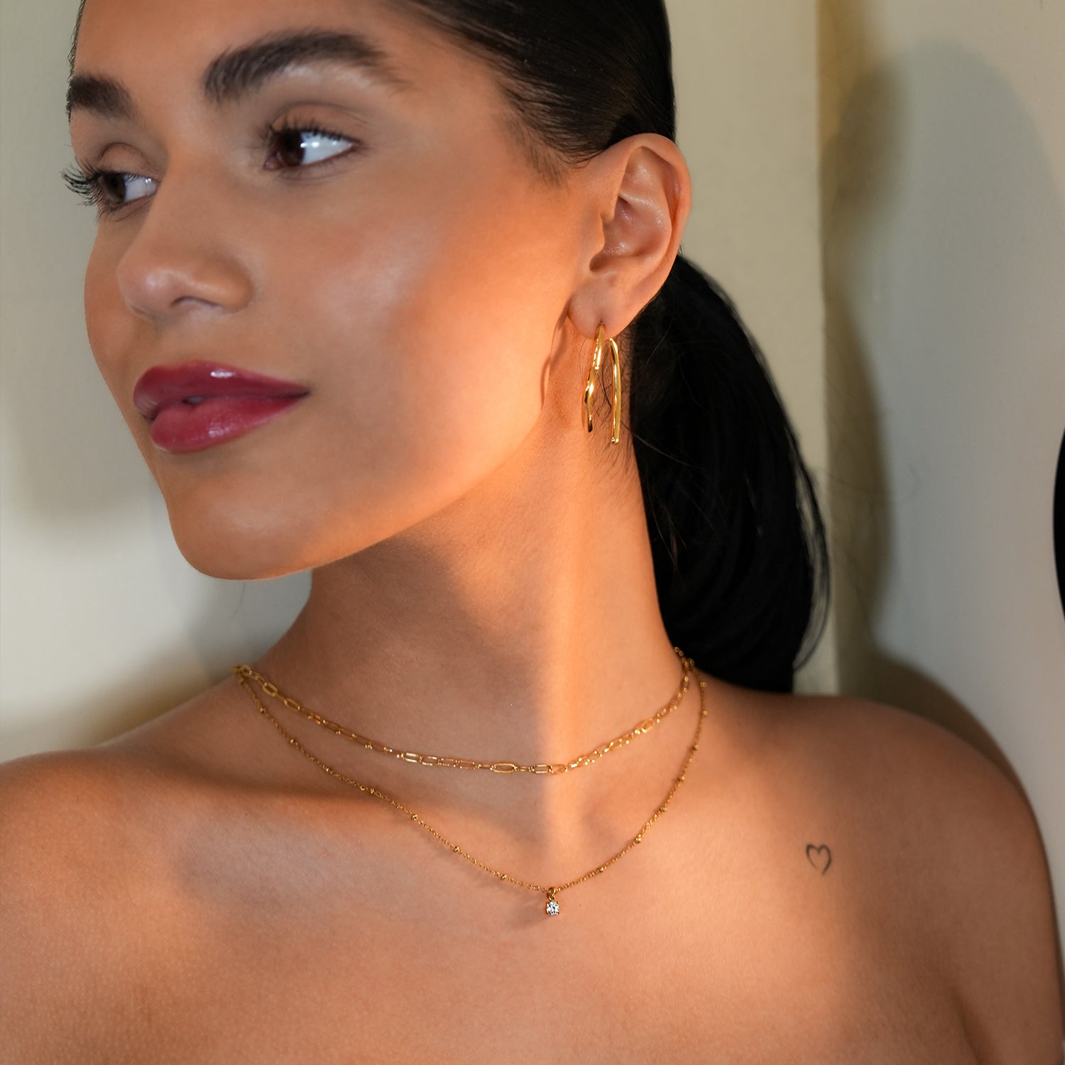 hackney-nine | hackneynine | Style KATERI 52205G Gold: Pre-Layered Chains Necklace with a Solitaire Zirconia Charm Pendant