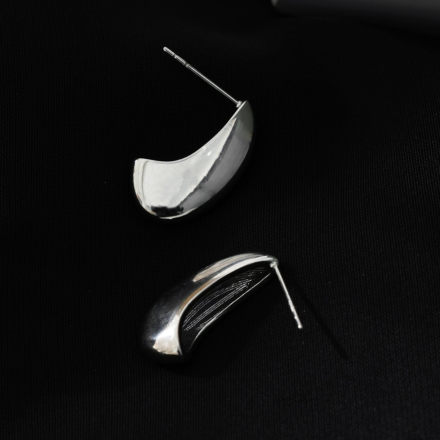 KEENE White Gold (Silver Toned): Chunky Look Light Weight Geometric Stud Earrings