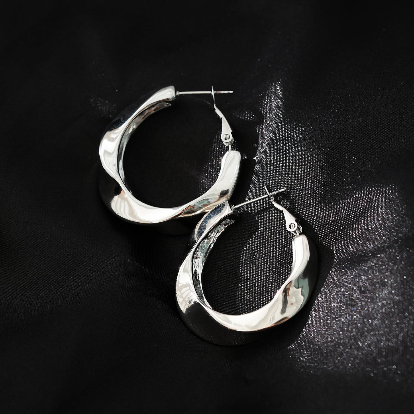 Style MARFA White Gold (Silver Toned): Sculptured Abstract Hoop Earrings