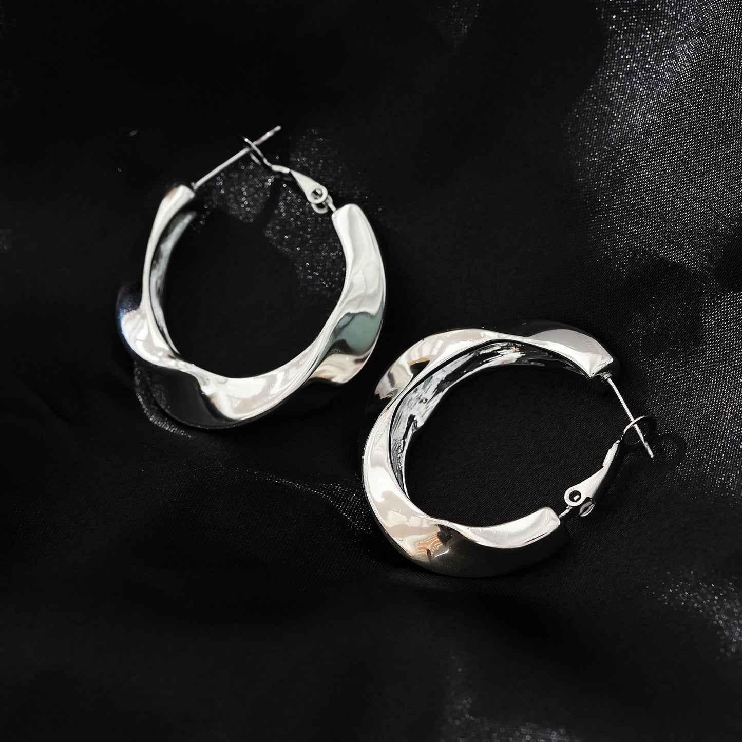 Style MARFA White Gold (Silver Toned): Sculptured Abstract Hoop Earrings