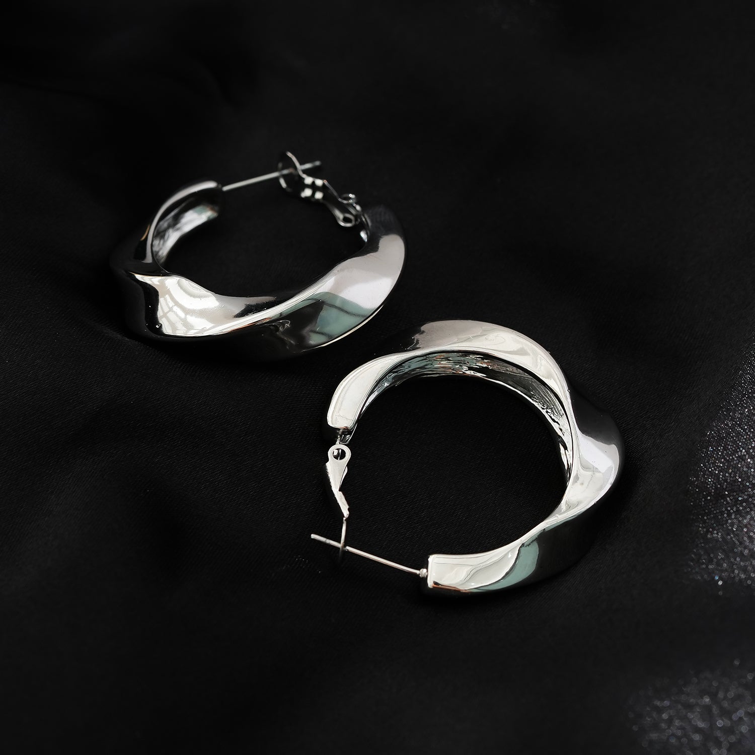 Style MARFA White Gold (Silver Toned): Sculptured Abstract Hoop Earrings