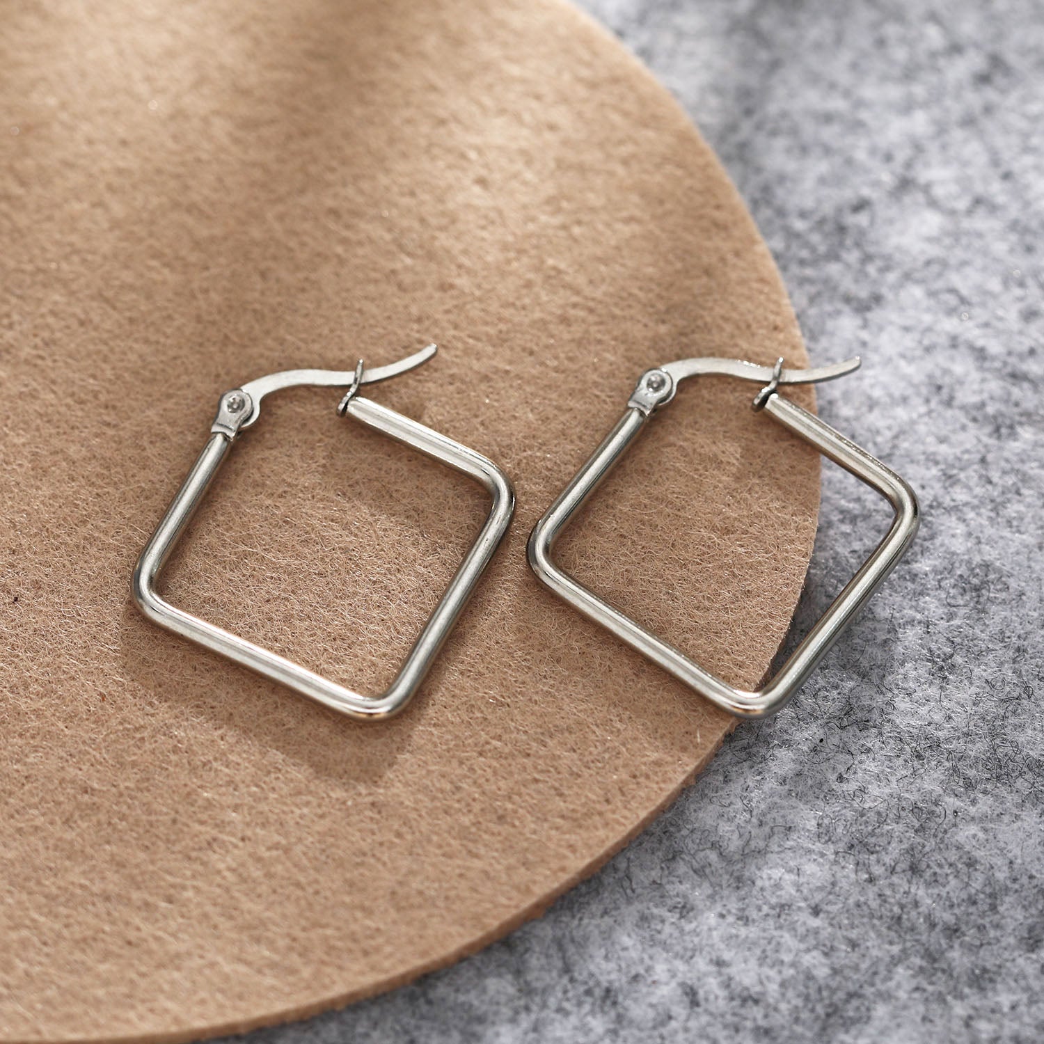 Small deals square hoops