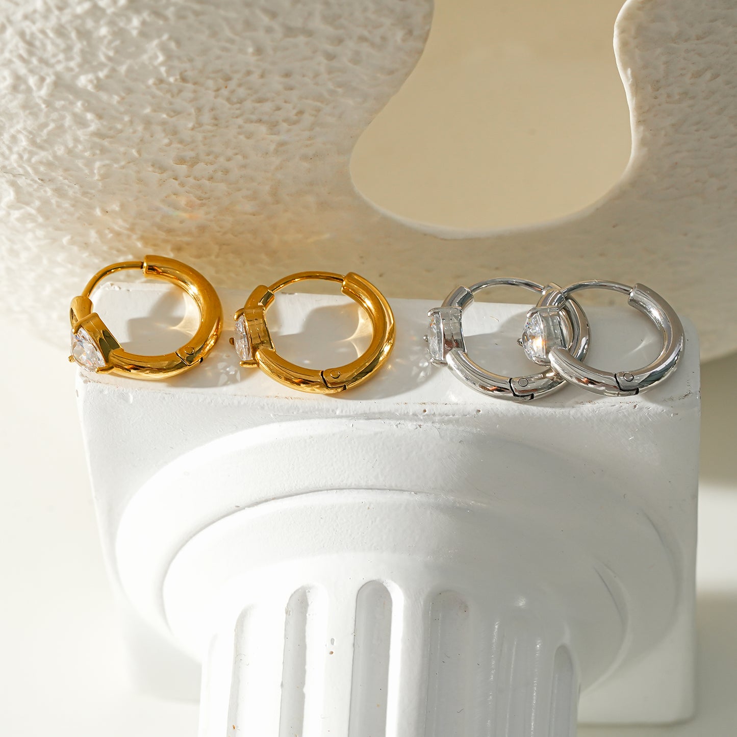 Style PELLE Gold & Silver: Mini Hoop Gold Earrings with Heart Shaped Moissanite