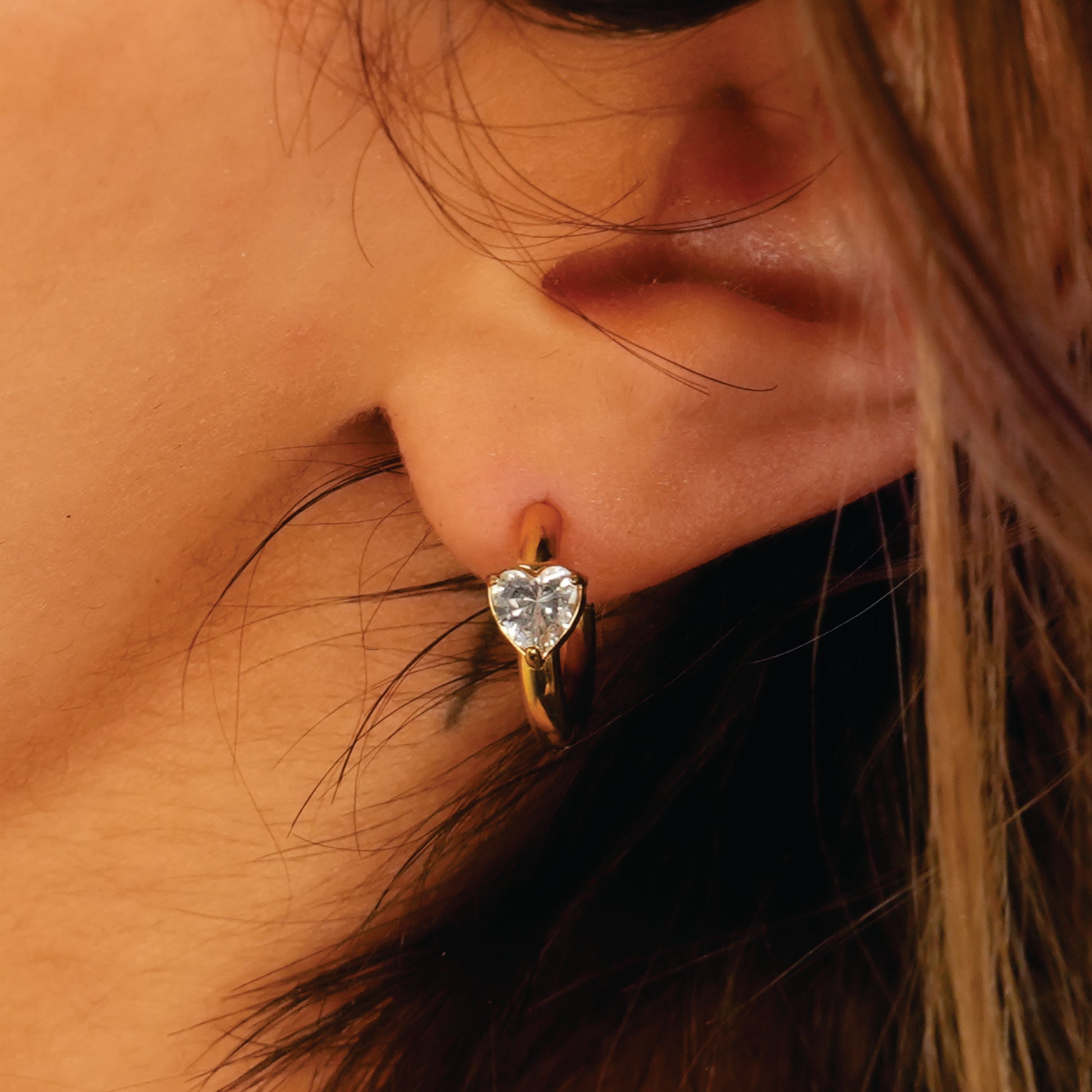 Style PELLA Gold: Mini Hoop Gold Earrings with Heart Shaped Moissanite