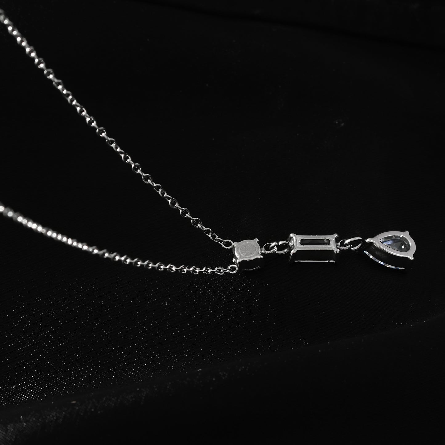 Style ROCHINA Silver:  A Trio of Zirconia Charms Pendant Chain Necklace