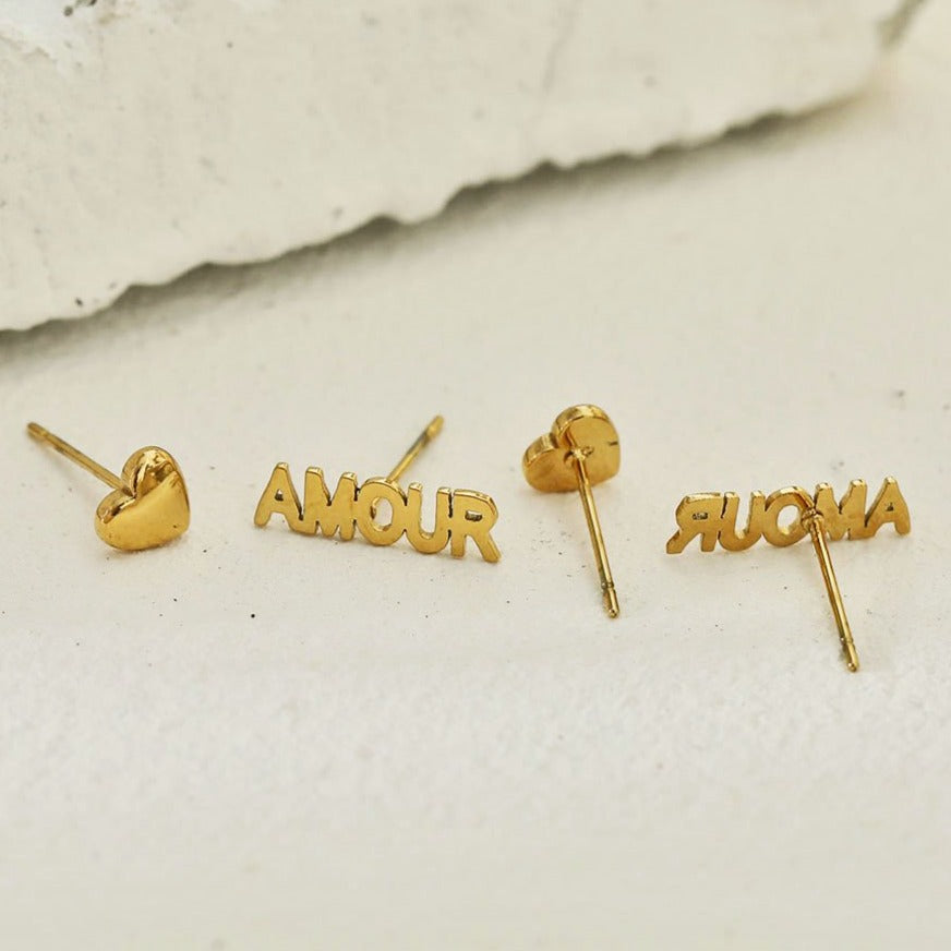 AMOUR & HEART Symbol – Romantic Statement 2-Pair Stud Earrings in Gold. Style AMOUR