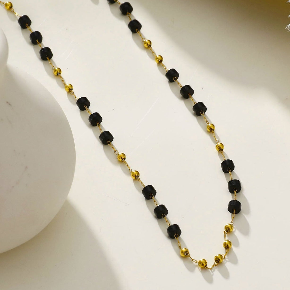 SANTA CRUZ Black Onyx and Gold Beaded Chain Necklace